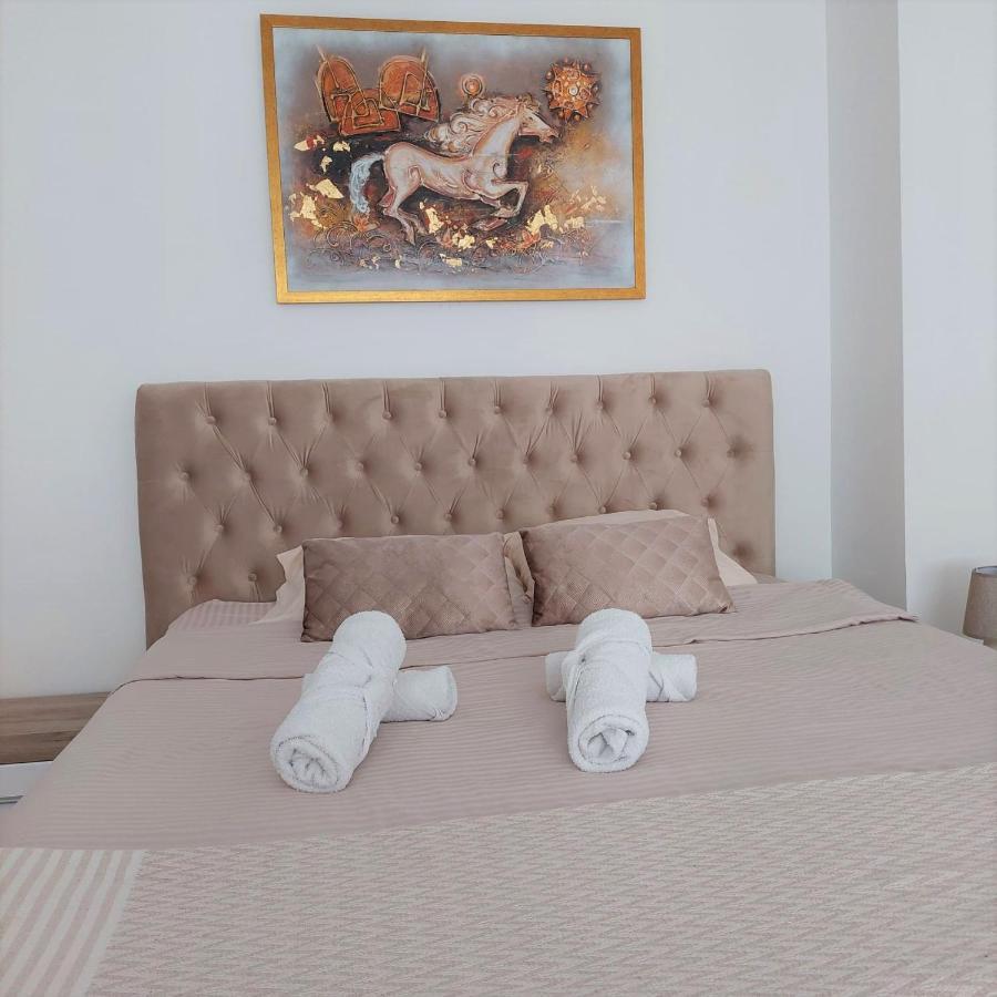 City Lux Square Apartments سكوبجي المظهر الخارجي الصورة