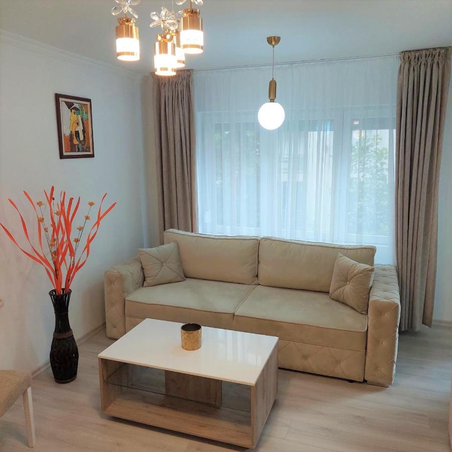 City Lux Square Apartments سكوبجي المظهر الخارجي الصورة